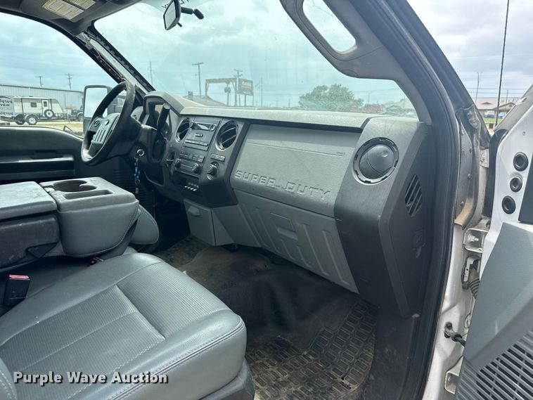 image for item FH6598 2011 Ford F550 Super Duty utility / service truck