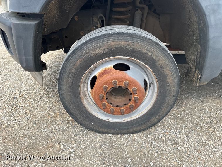 image for item FH6598 2011 Ford F550 Super Duty utility / service truck