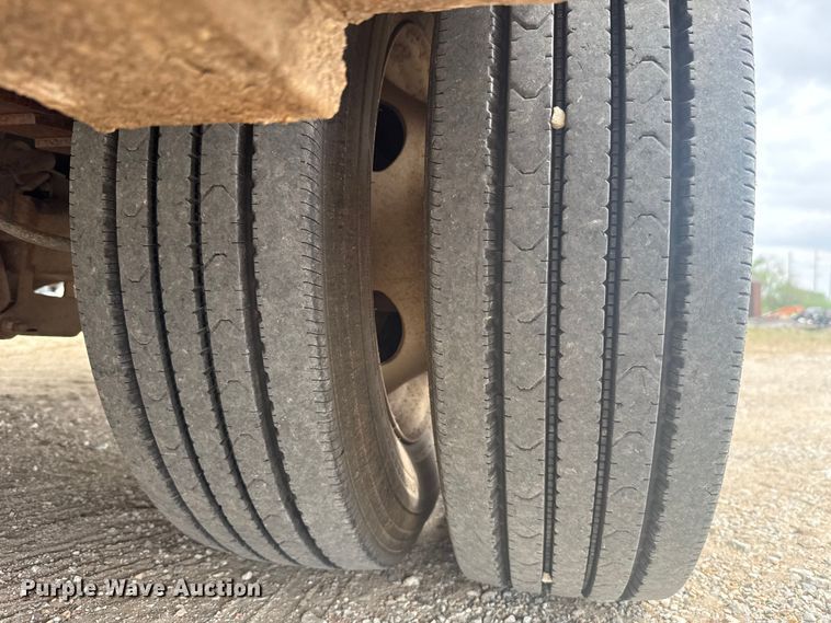 image for item FH6598 2011 Ford F550 Super Duty utility / service truck