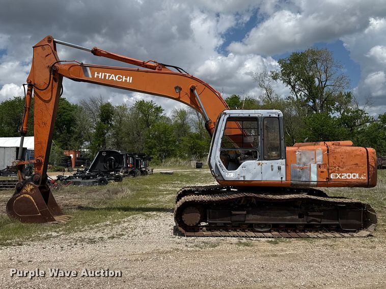 image for item FH6599 1993 Hitachi EX200LC-2 excavator
