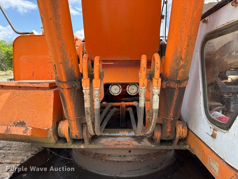 image for item FH6599 1993 Hitachi EX200LC-2 excavator
