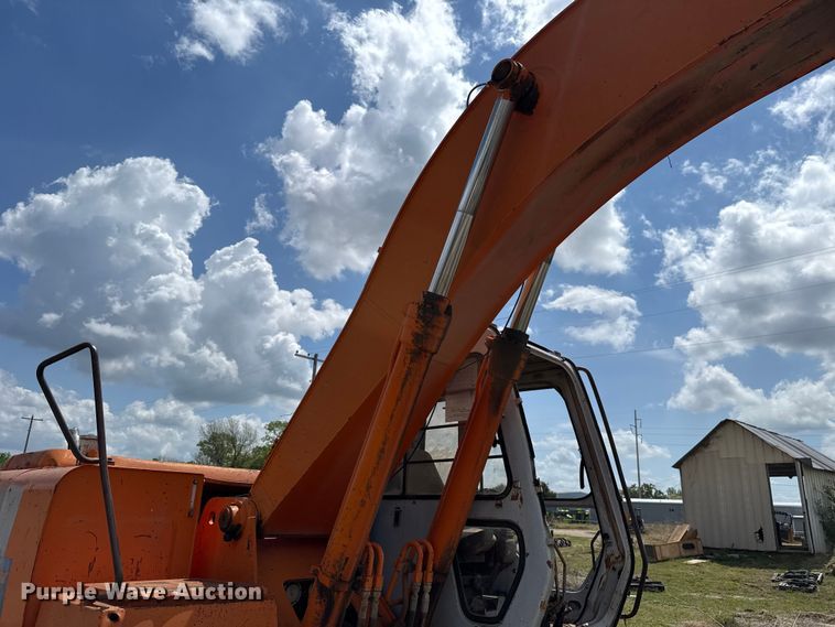 image for item FH6599 1993 Hitachi EX200LC-2 excavator