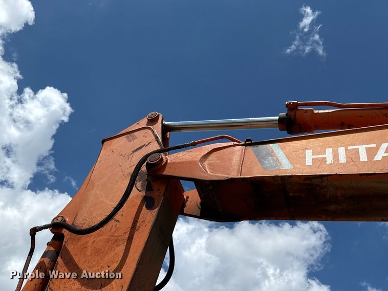 image for item FH6599 1993 Hitachi EX200LC-2 excavator