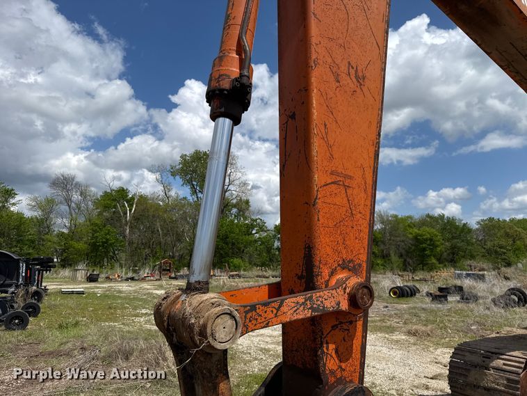 image for item FH6599 1993 Hitachi EX200LC-2 excavator