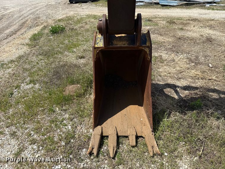 image for item FH6599 1993 Hitachi EX200LC-2 excavator