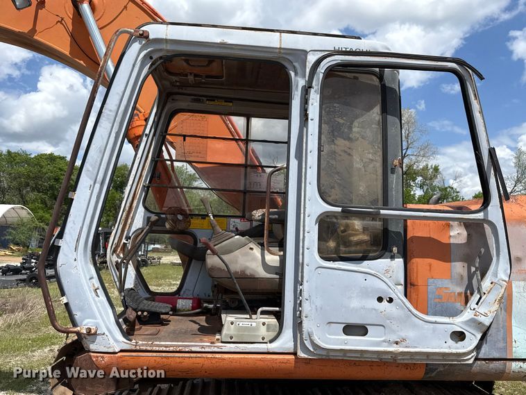 image for item FH6599 1993 Hitachi EX200LC-2 excavator