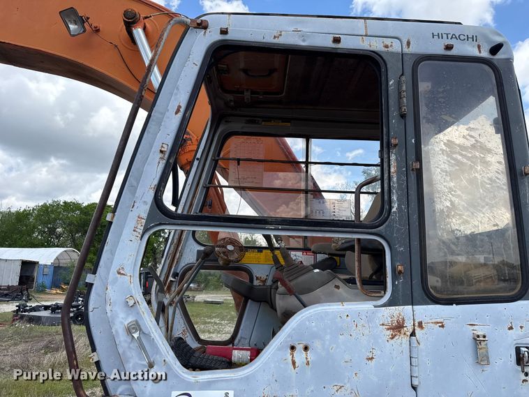 image for item FH6599 1993 Hitachi EX200LC-2 excavator