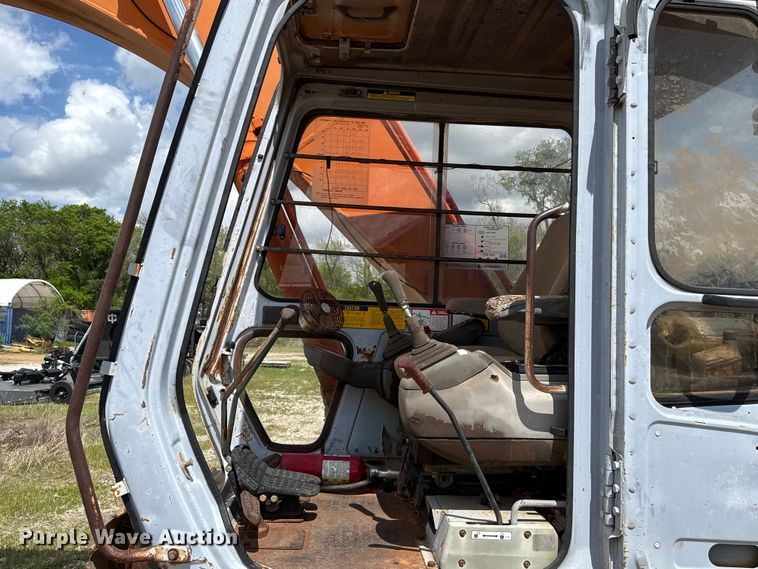 image for item FH6599 1993 Hitachi EX200LC-2 excavator