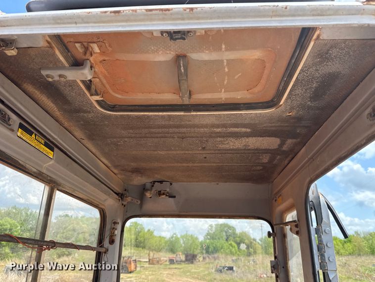 image for item FH6599 1993 Hitachi EX200LC-2 excavator