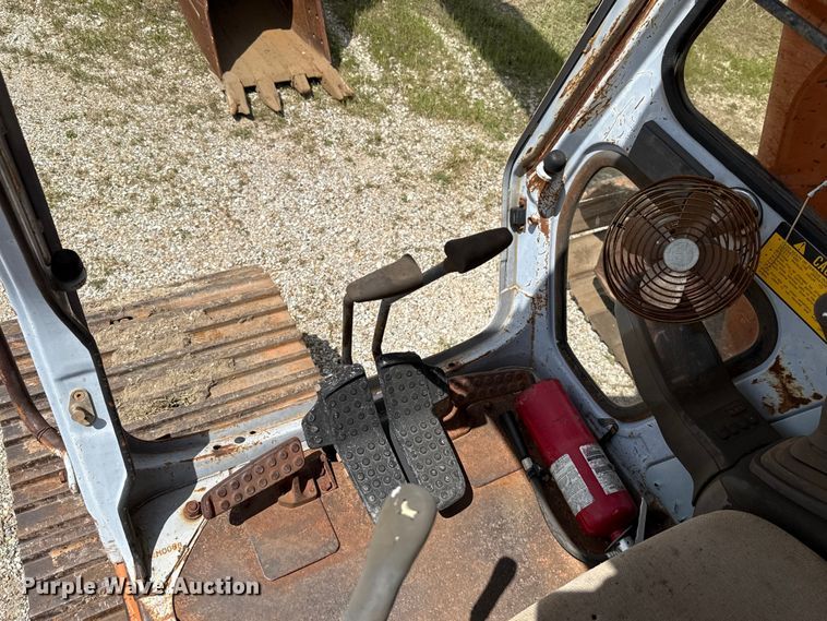 image for item FH6599 1993 Hitachi EX200LC-2 excavator