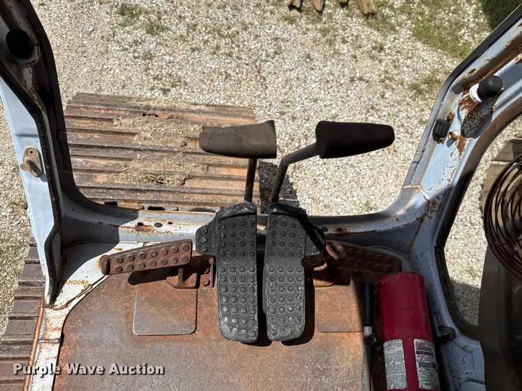 image for item FH6599 1993 Hitachi EX200LC-2 excavator