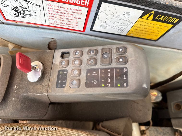 image for item FH6599 1993 Hitachi EX200LC-2 excavator