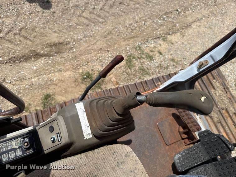 image for item FH6599 1993 Hitachi EX200LC-2 excavator