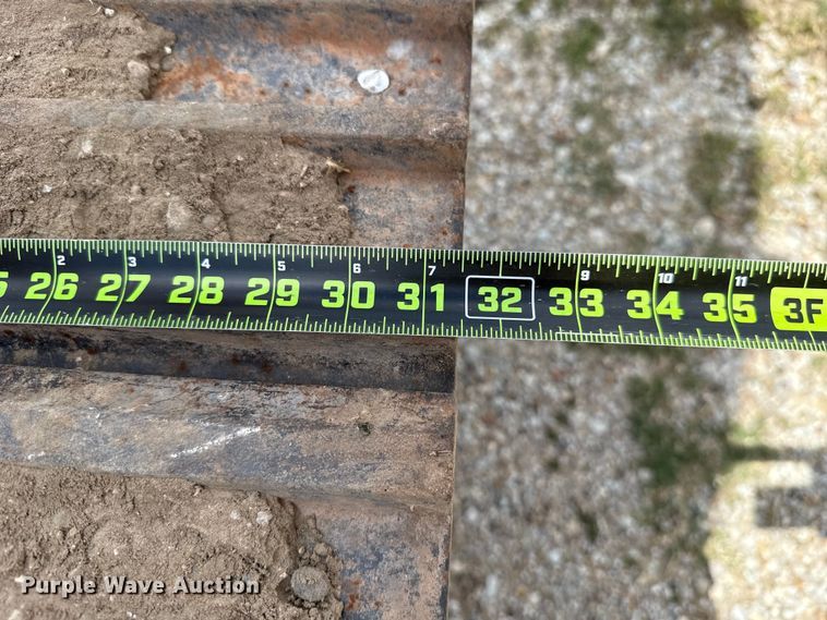 image for item FH6599 1993 Hitachi EX200LC-2 excavator