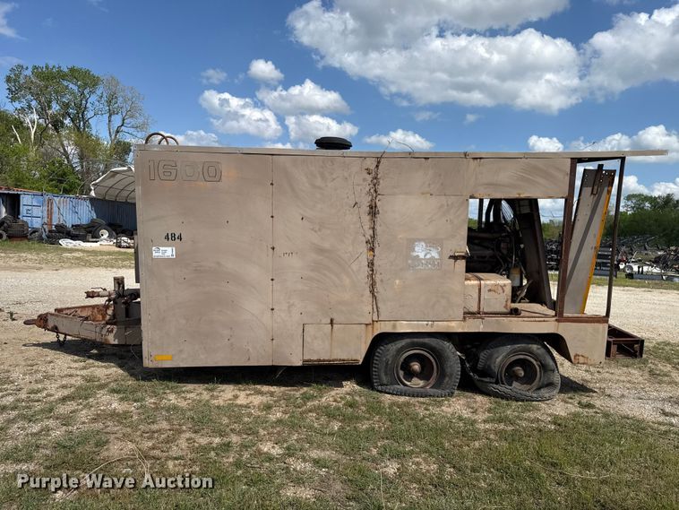 image for item FH6605 LeRoi 1600 air compressor