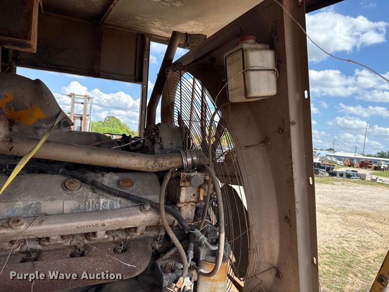 image for item FH6605 LeRoi 1600 air compressor