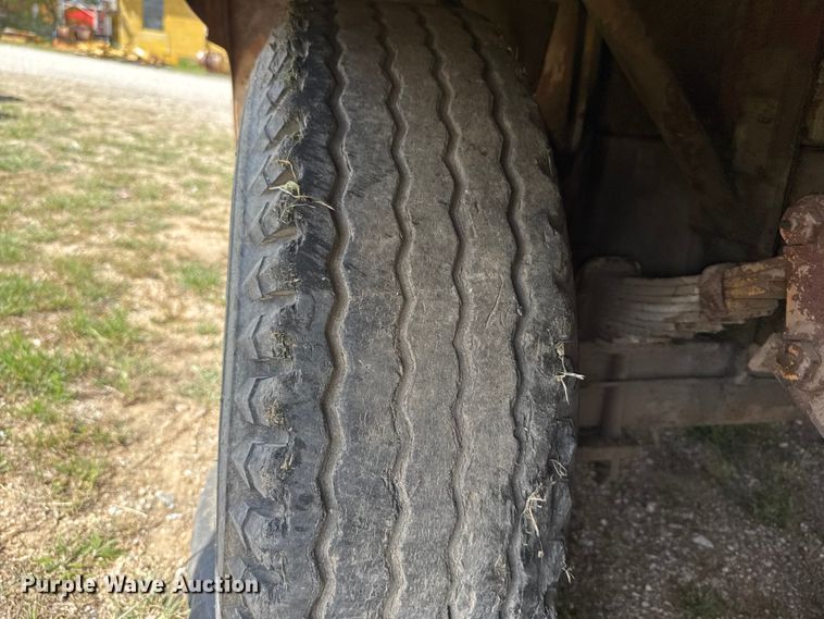 image for item FH6605 LeRoi 1600 air compressor