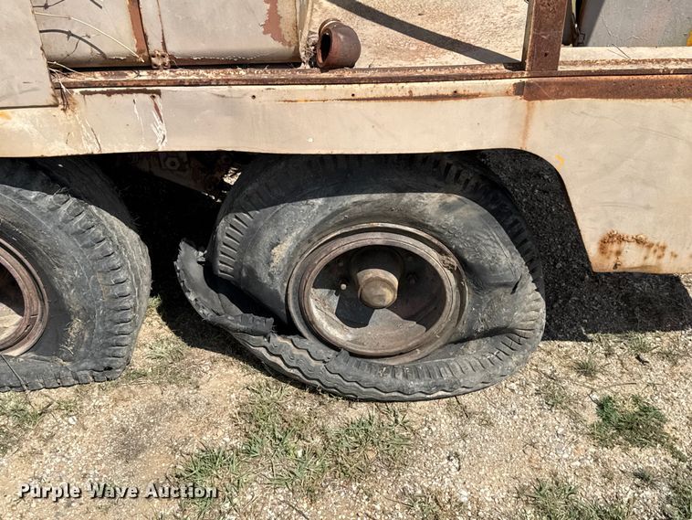 image for item FH6605 LeRoi 1600 air compressor