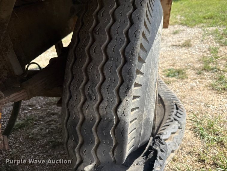 image for item FH6605 LeRoi 1600 air compressor