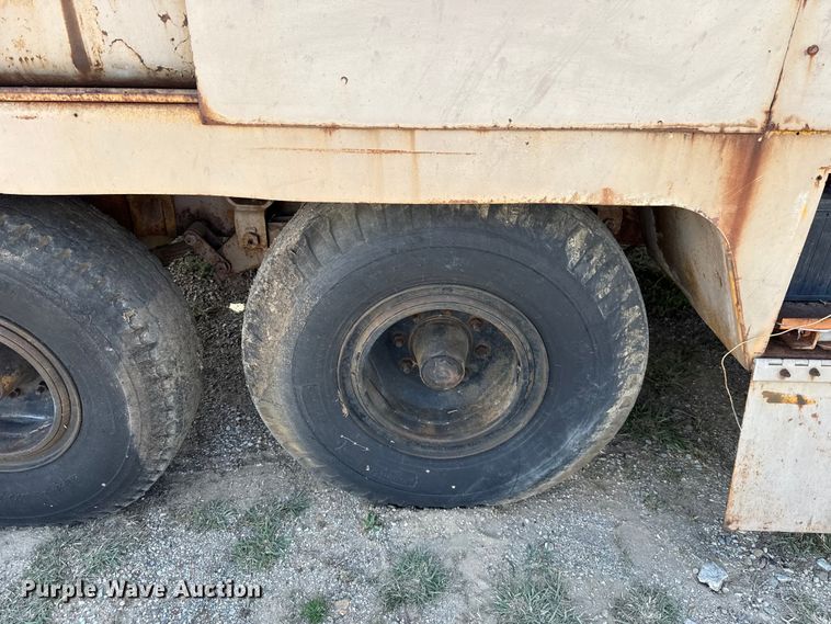 image for item FH6605 LeRoi 1600 air compressor