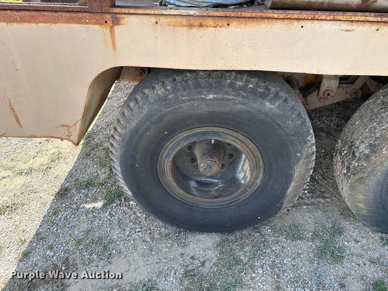 image for item FH6605 LeRoi 1600 air compressor