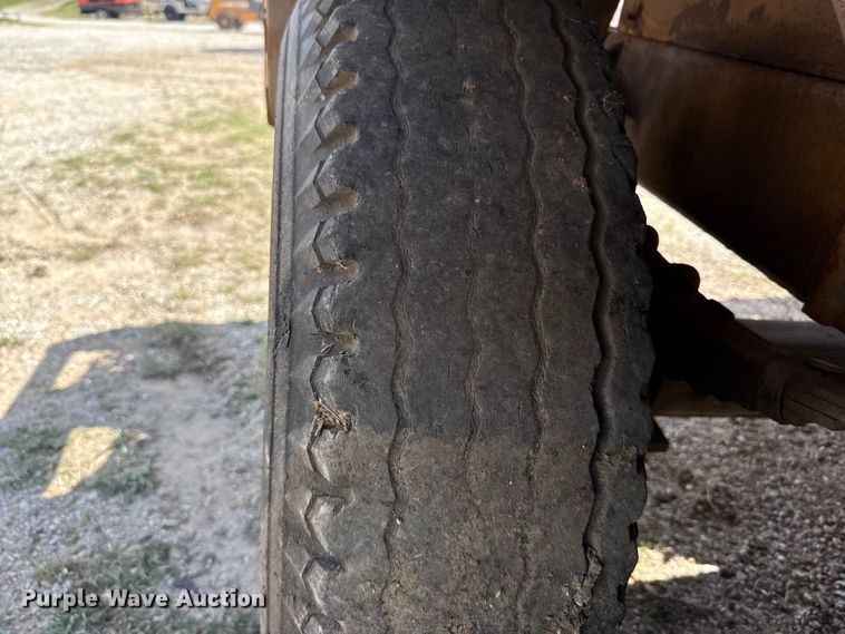 image for item FH6605 LeRoi 1600 air compressor