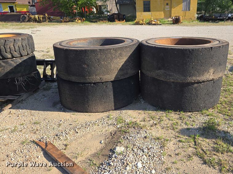 image for item FH6607 GPX Brawler tires and wheels
