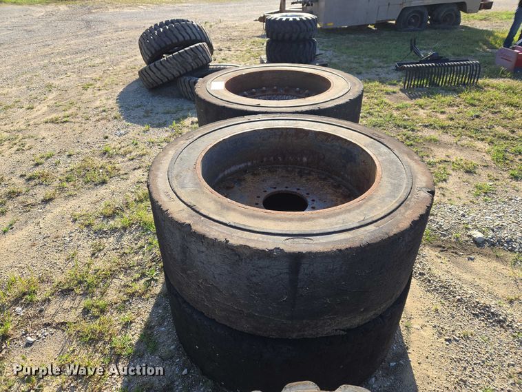 image for item FH6607 GPX Brawler tires and wheels