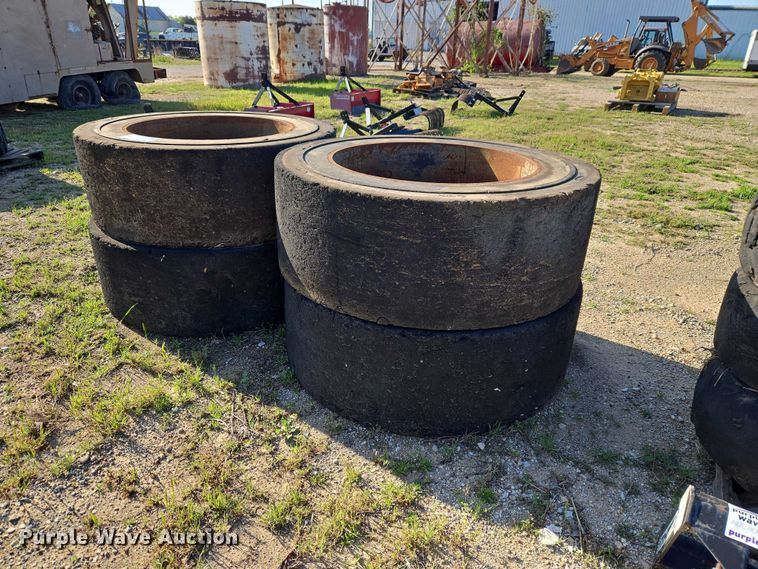 image for item FH6607 GPX Brawler tires and wheels