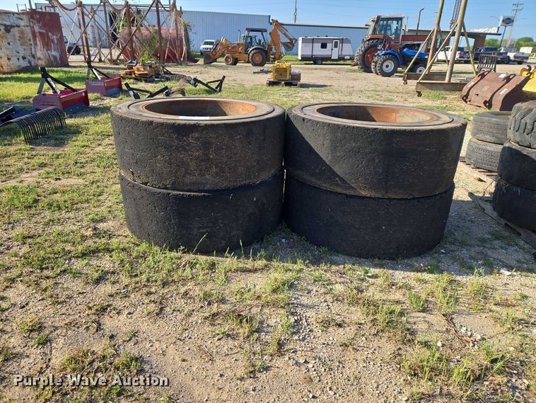 image for item FH6607 GPX Brawler tires and wheels