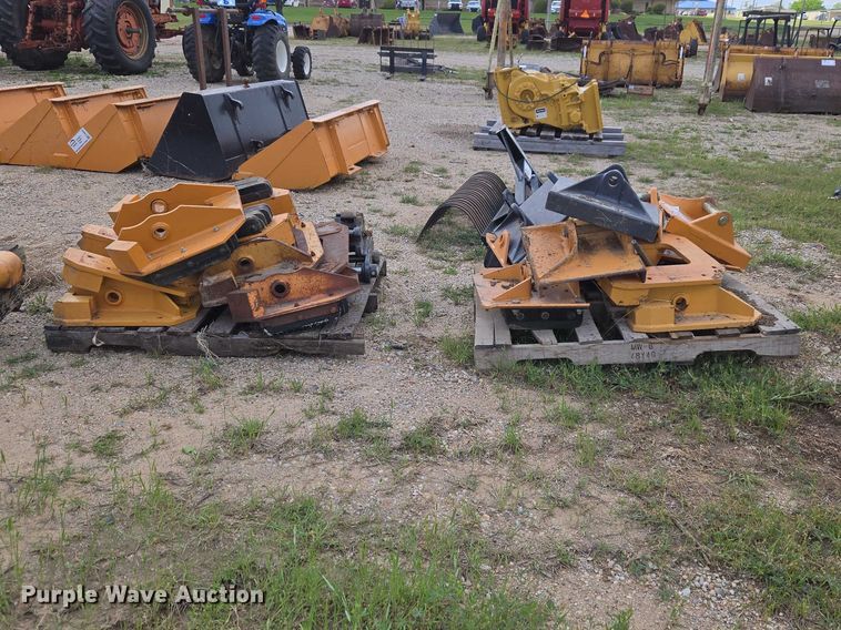 image for item FH6609 Backhoe attachments