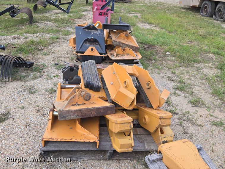 image for item FH6609 Backhoe attachments