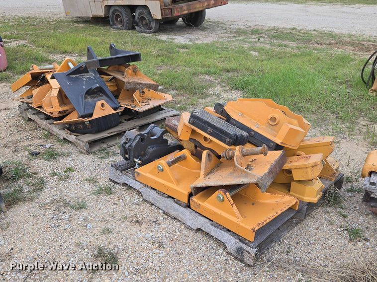 image for item FH6609 Backhoe attachments