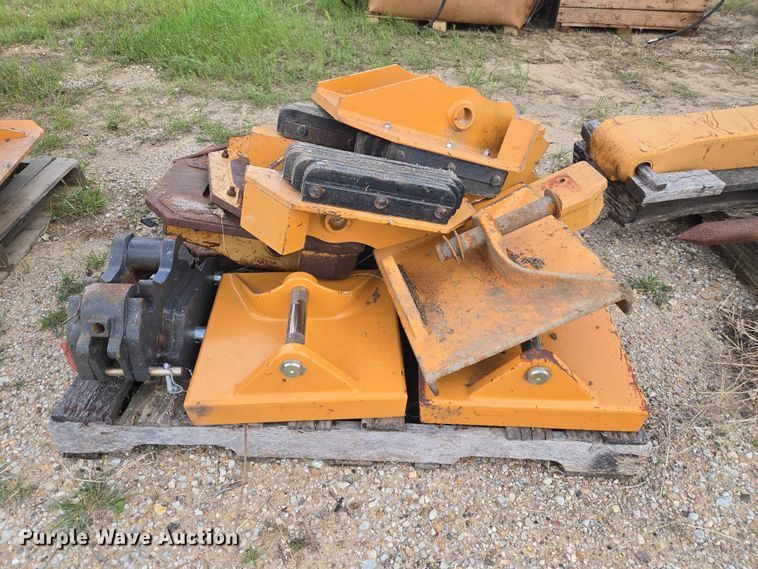 image for item FH6609 Backhoe attachments