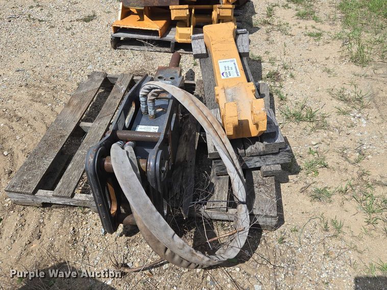image for item FH6610 Case CH-4M Backhoe attachments