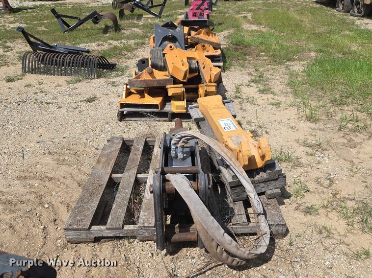 image for item FH6610 Case CH-4M Backhoe attachments