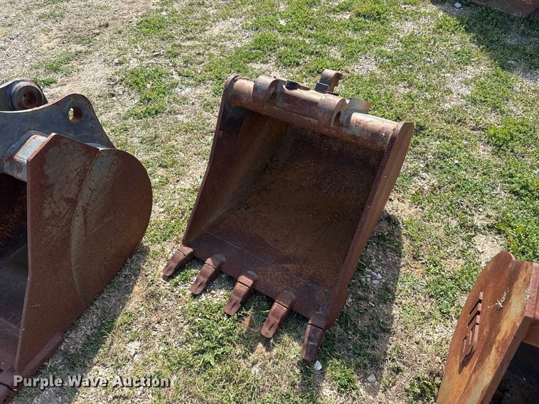 image for item FH6613 (3) excavator buckets