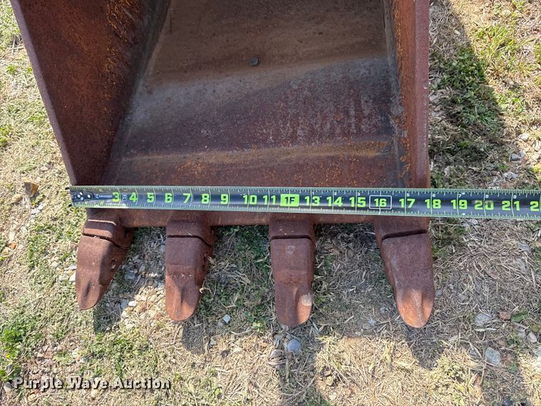 image for item FH6613 (3) excavator buckets