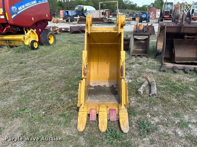 image for item FH6614 EMAQ CAT330 excavator bucket