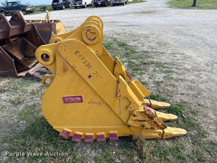 image for item FH6614 EMAQ CAT330 excavator bucket