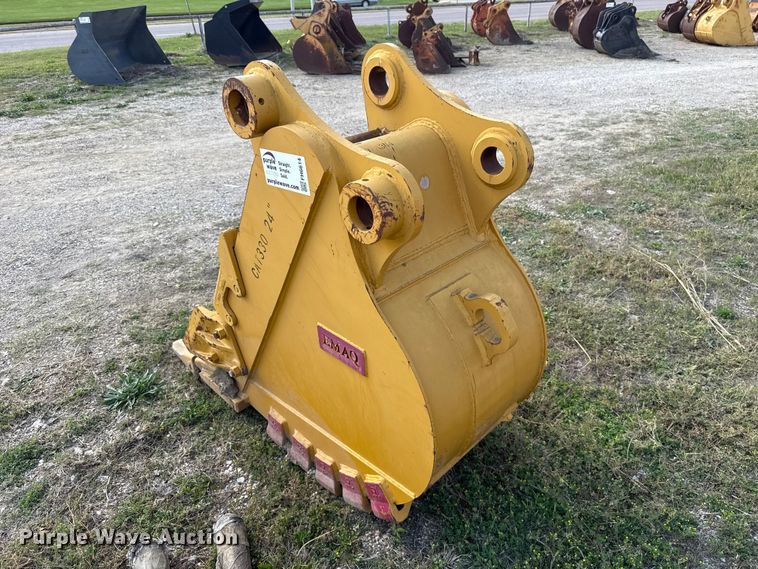image for item FH6614 EMAQ CAT330 excavator bucket