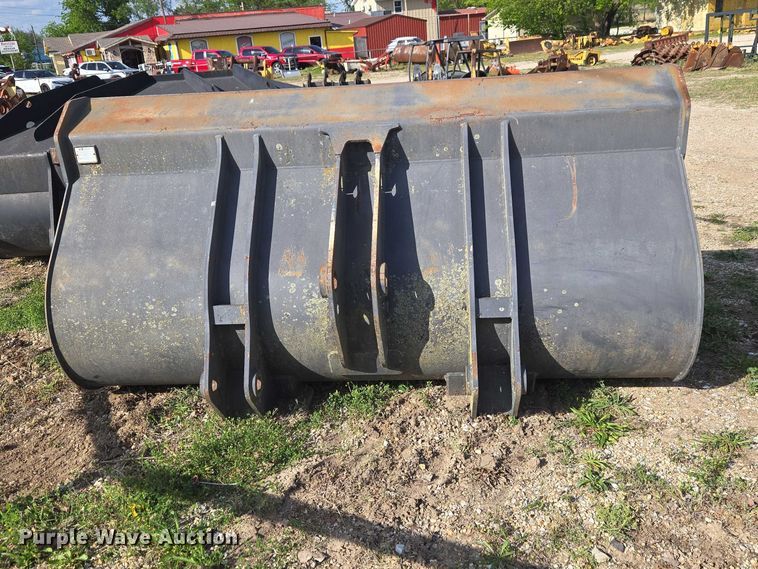 image for item FH6615 JRB 624H wheel loader bucket