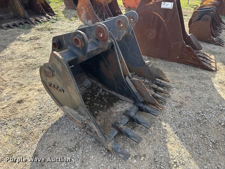 image for item FH6617 (2) excavator buckets