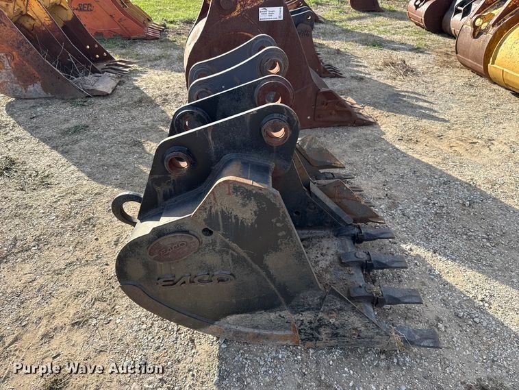 image for item FH6617 (2) excavator buckets