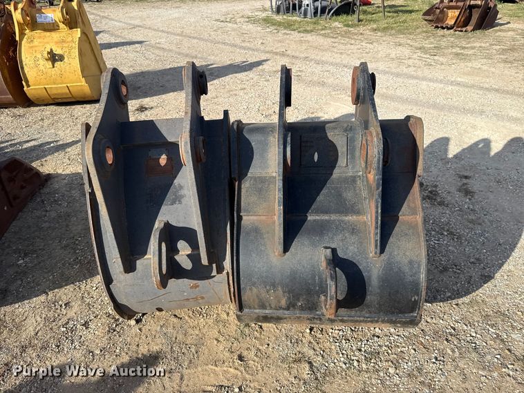 image for item FH6617 (2) excavator buckets