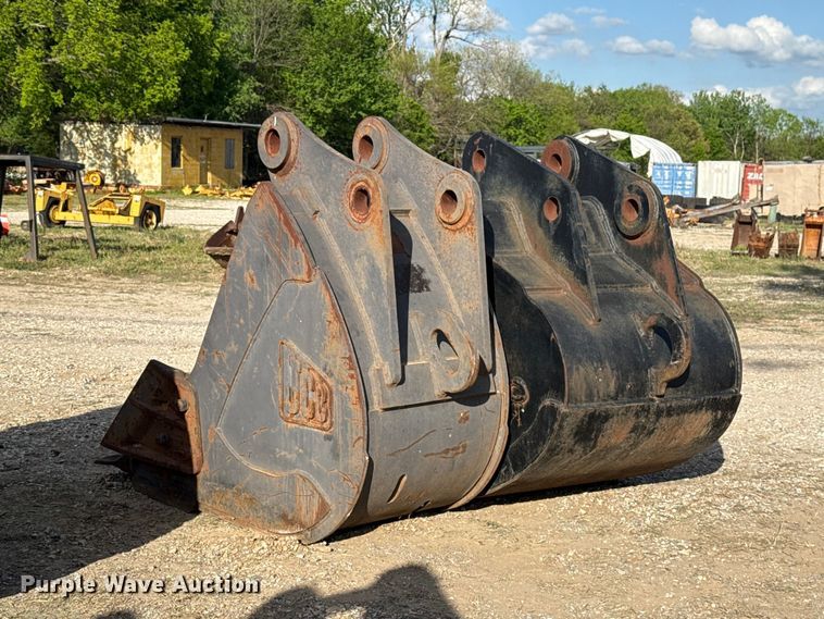 image for item FH6617 (2) excavator buckets