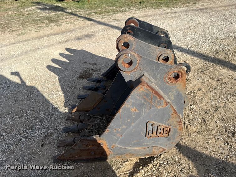 image for item FH6617 (2) excavator buckets