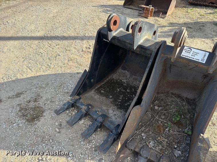 image for item FH6617 (2) excavator buckets