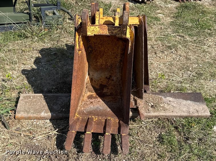 image for item FH6618 (3) backhoe buckets