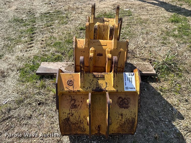 image for item FH6618 (3) backhoe buckets